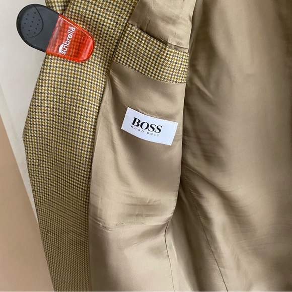 Hugo boss jacket.100% virgin wool - Picture 3 of 7